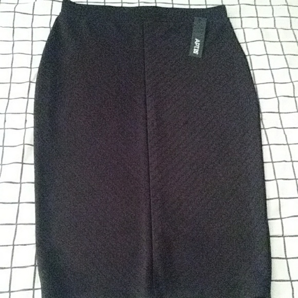 Skirt - Picture 1 of 4